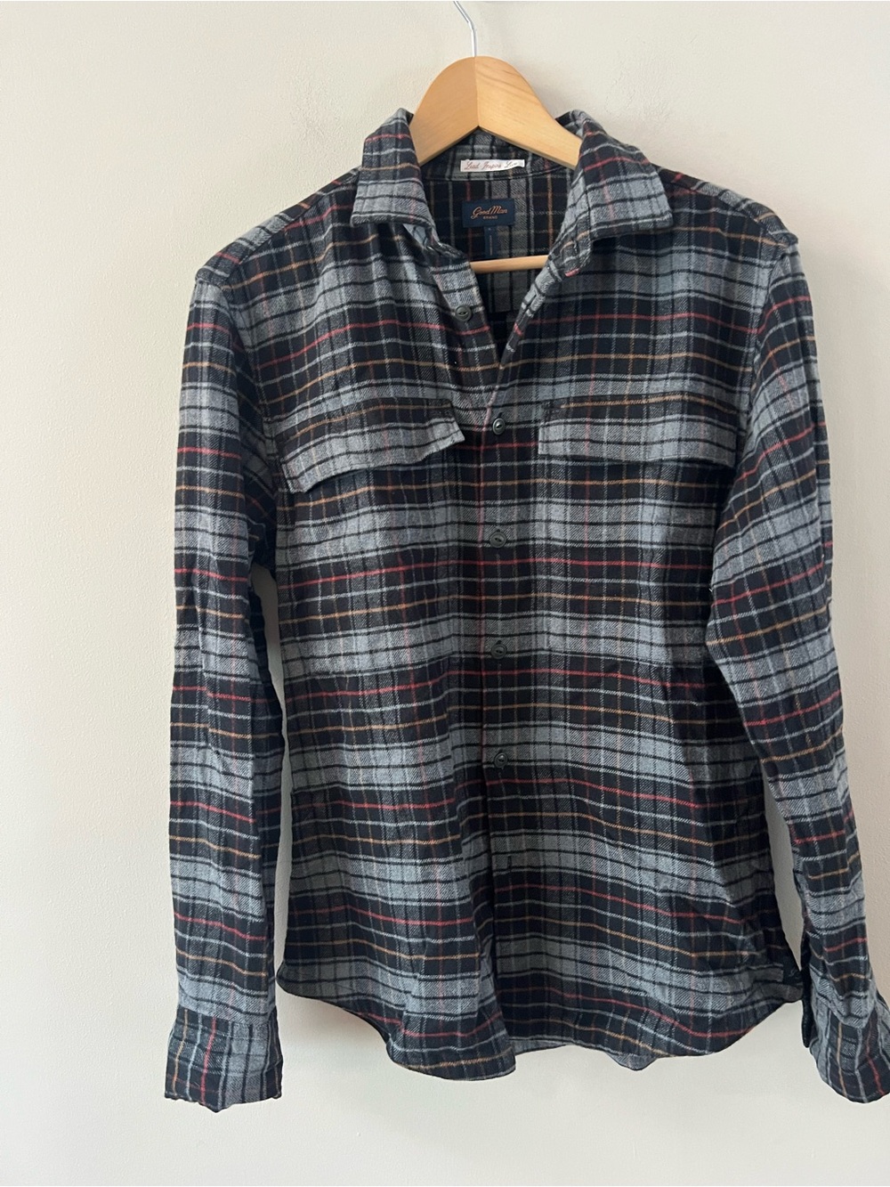 Good man Men's Gray Plaid Button-Up Shirt size small